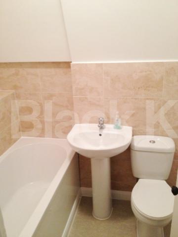 			NEW INSTRUCTION , 2 Bedroom, 1 bath, 1 reception Apartment			 Albion Avenue, Clapham North/Stockwell